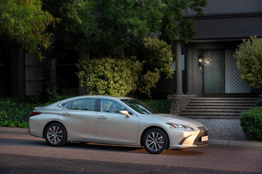  Lexus ES300h 2018 года  (ZA) (фото 34 из 45)